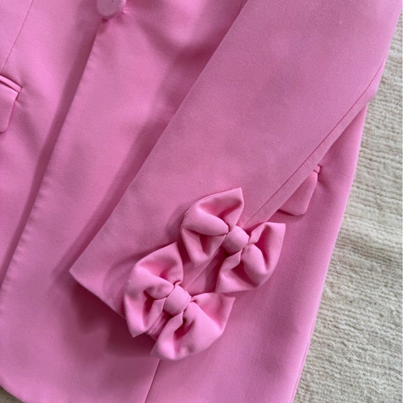 Detailed NOVALUXE Pink Blazer and Pants Set - Picture 6 of 6